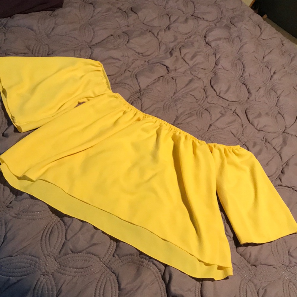 NWOT 😍 off the shoulder top!